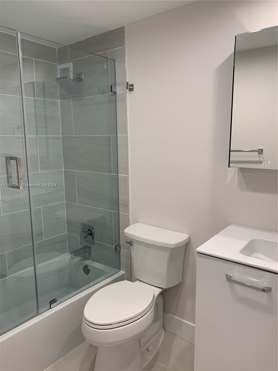 THE PLAZA OF BAL HARBOUR - Residential