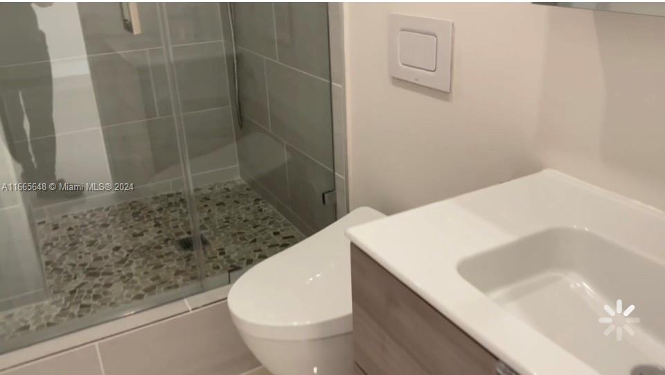 THE PLAZA OF BAL HARBOUR - Residential