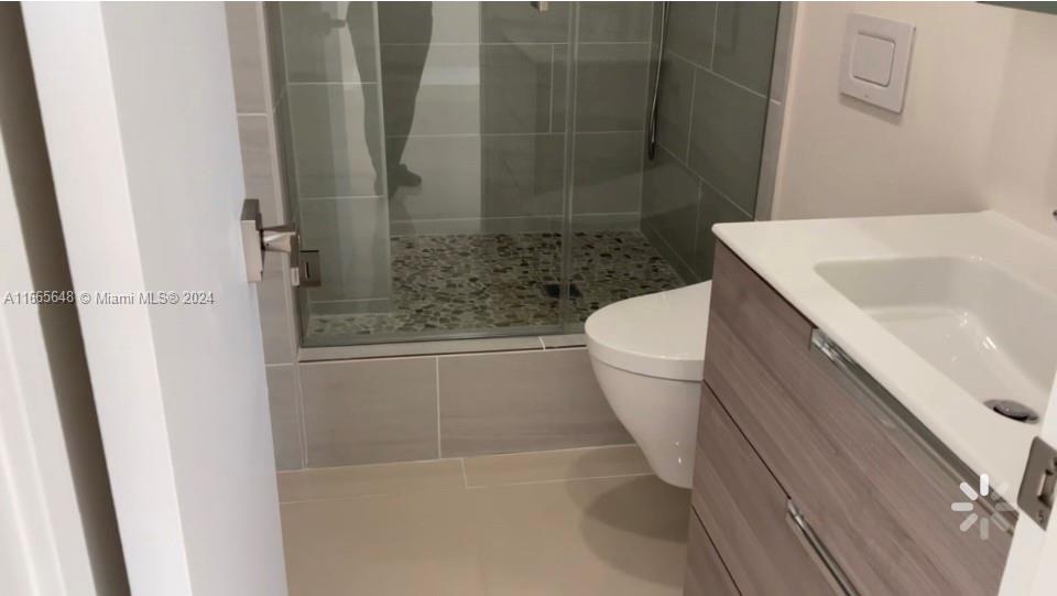 THE PLAZA OF BAL HARBOUR - Residential