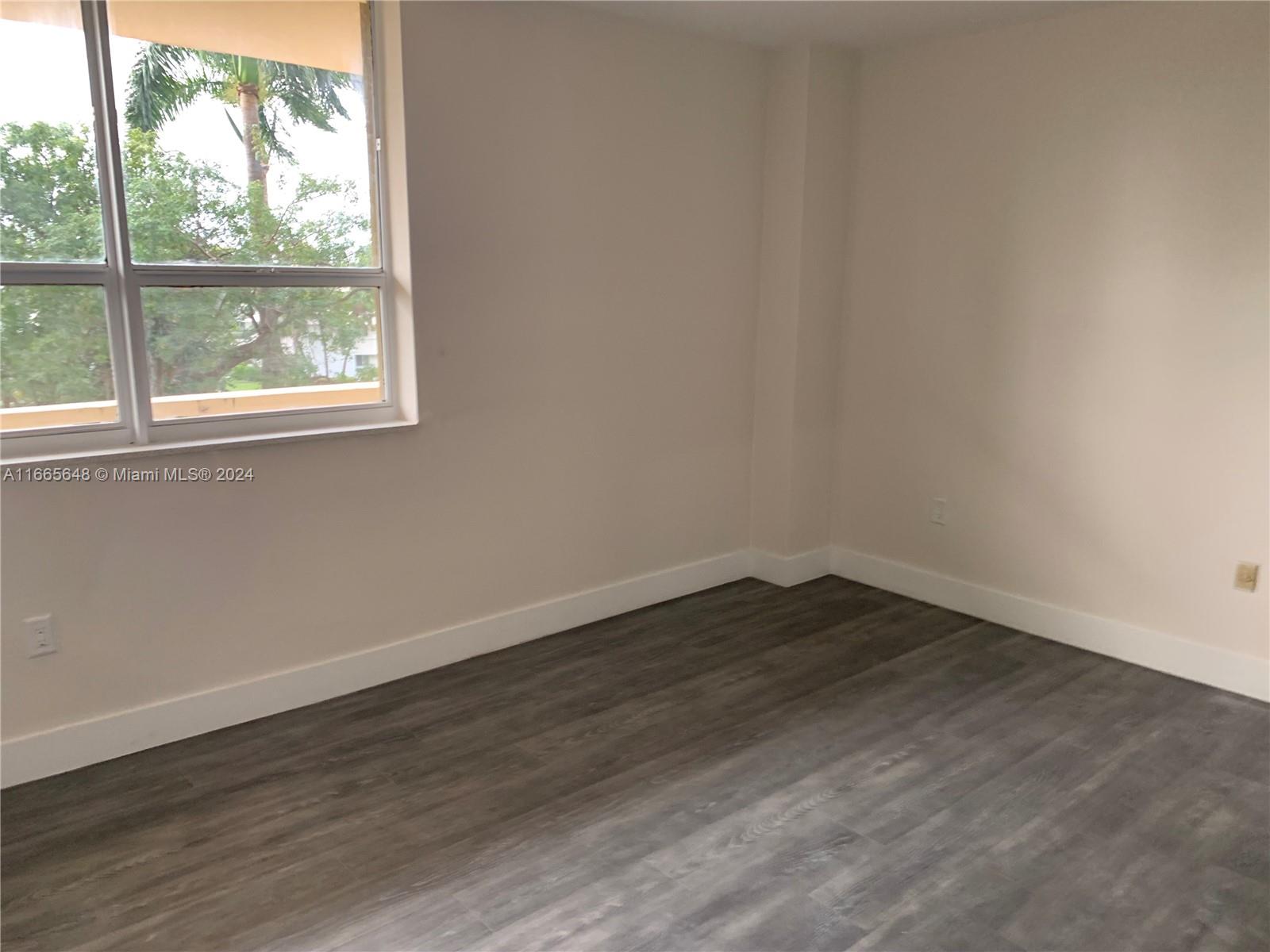 THE PLAZA OF BAL HARBOUR - Residential