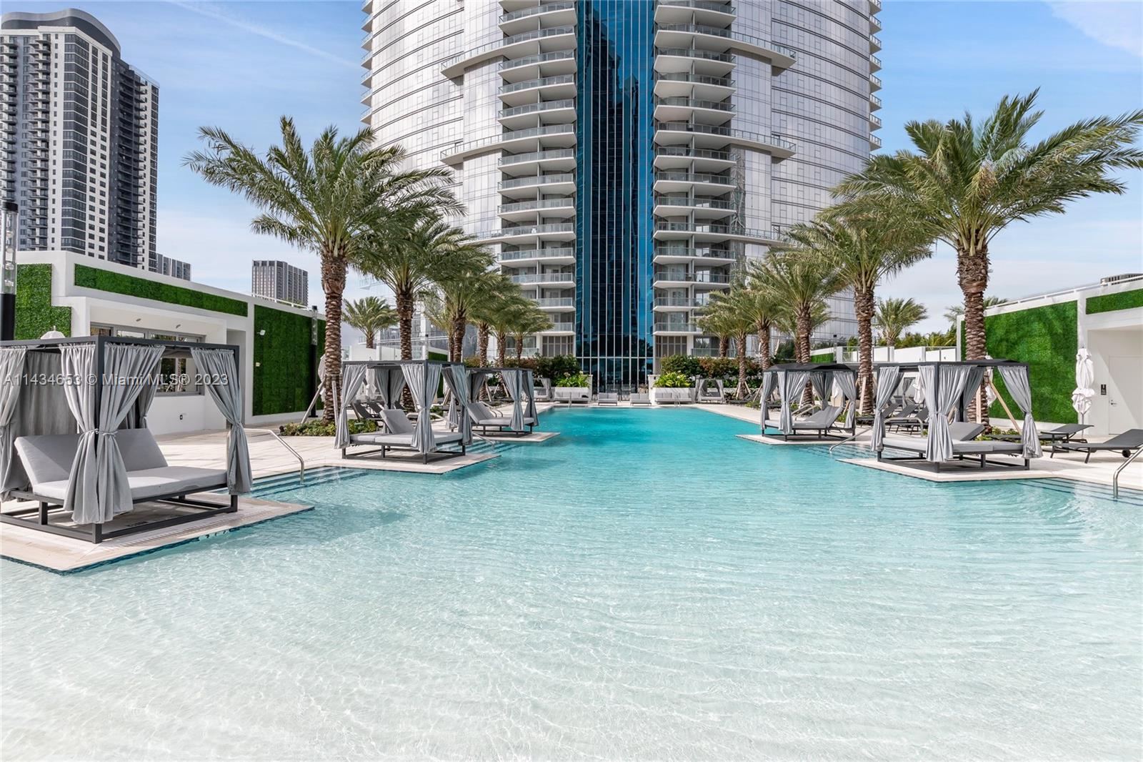 PARAMOUNT MIAMI WORLDCENT - Residential Lease