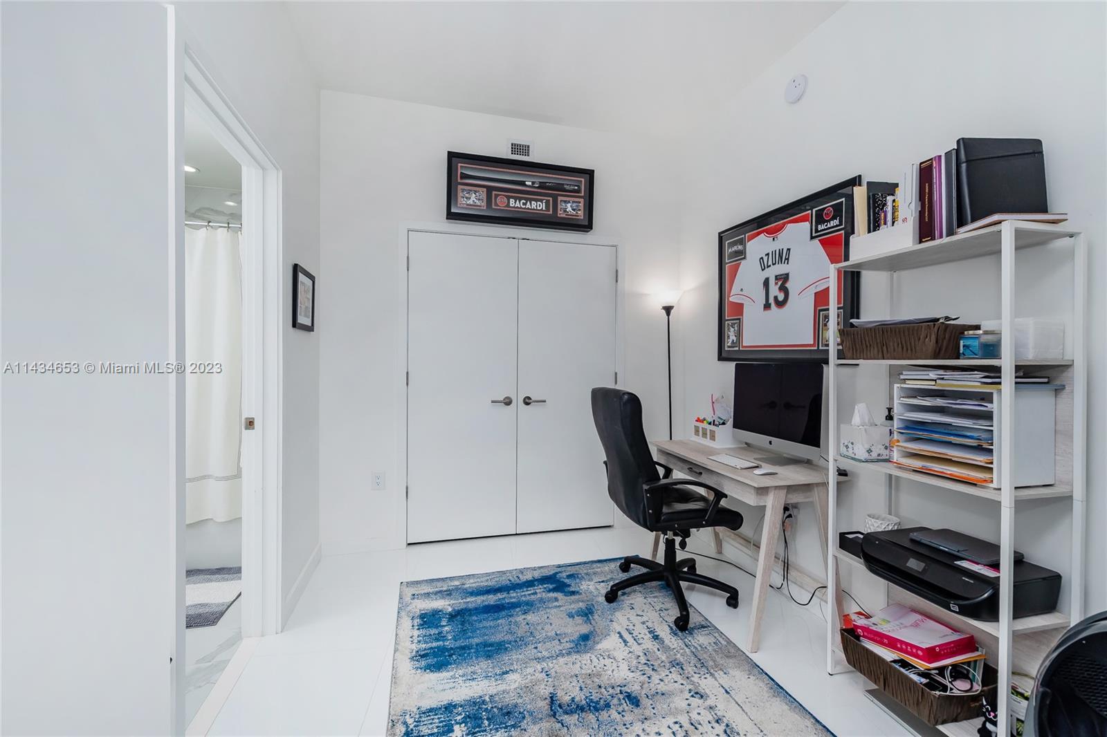 PARAMOUNT MIAMI WORLDCENT - Residential Lease