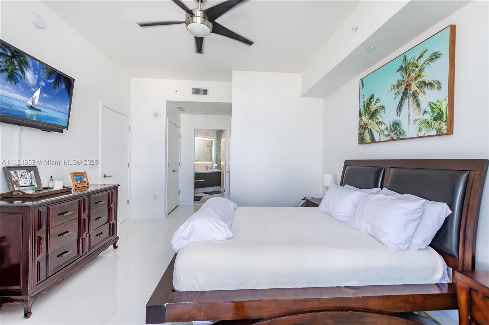 PARAMOUNT MIAMI WORLDCENT - Residential Lease