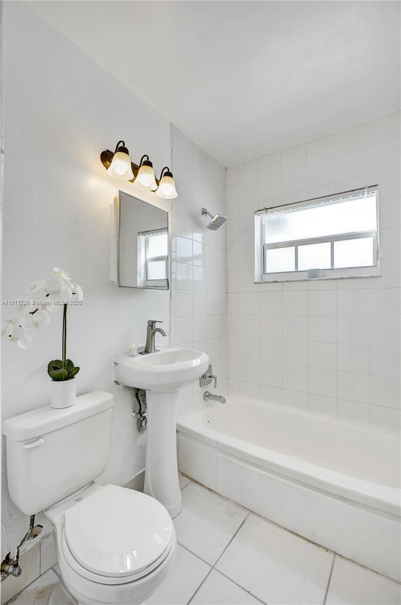 GOLDEN HIGHLANDS EST - Residential