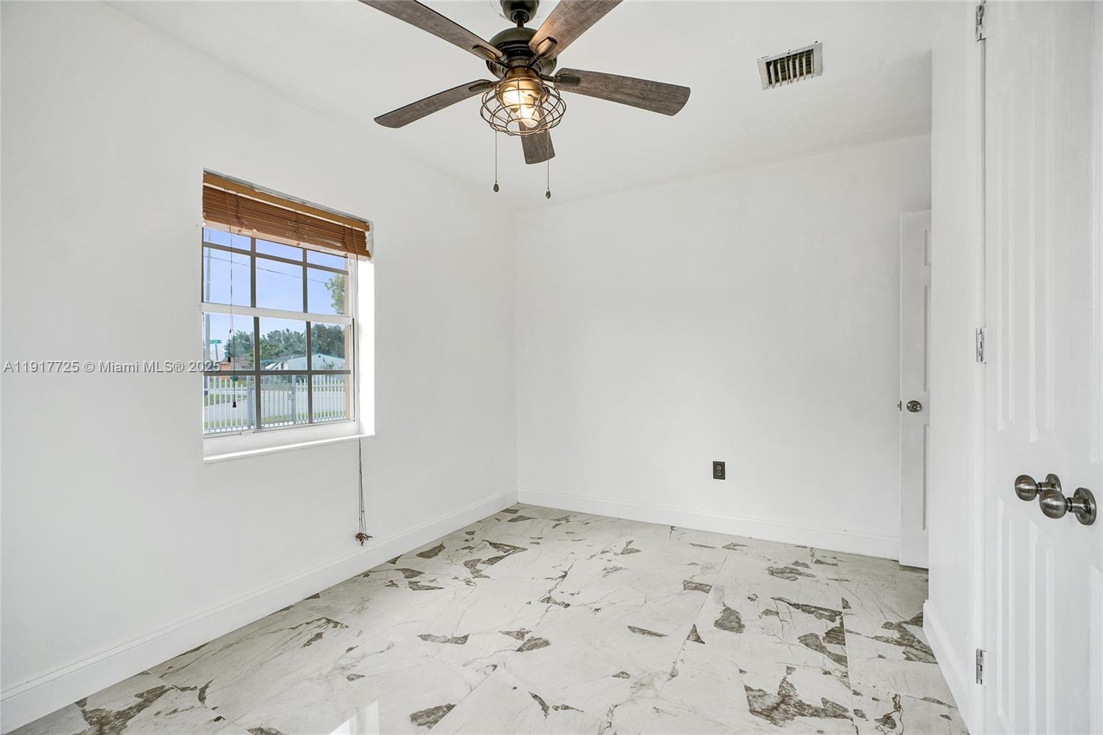 GOLDEN HIGHLANDS EST - Residential