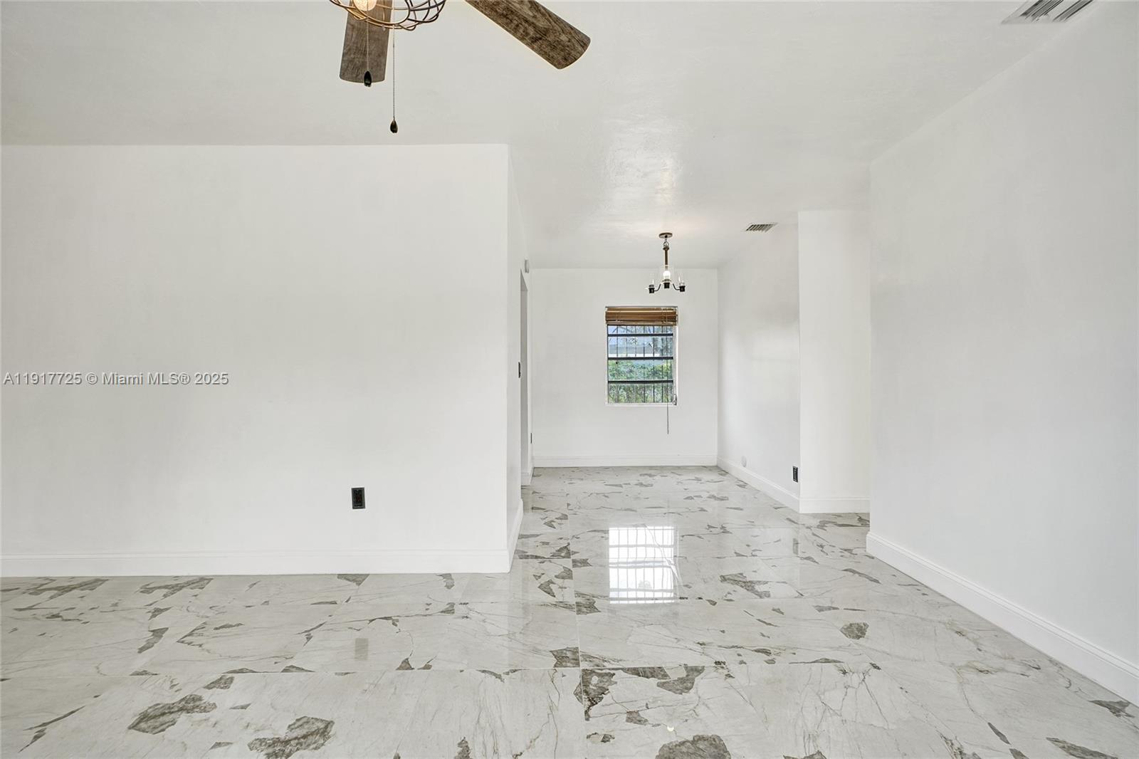 GOLDEN HIGHLANDS EST - Residential