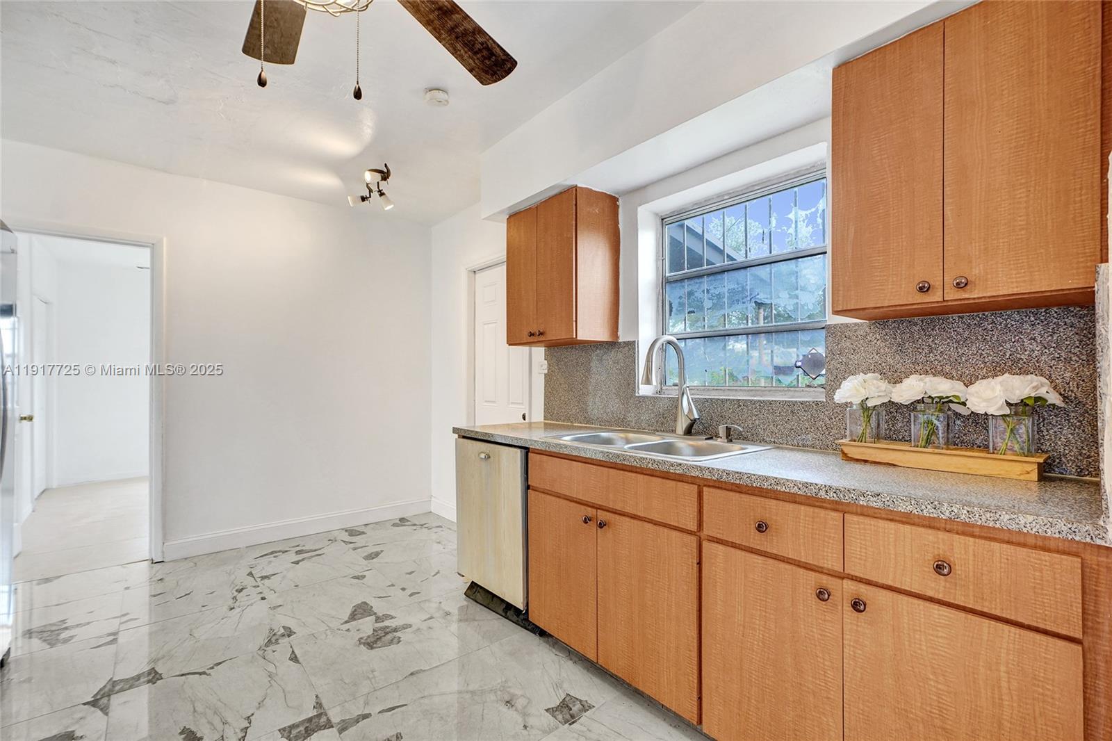 GOLDEN HIGHLANDS EST - Residential