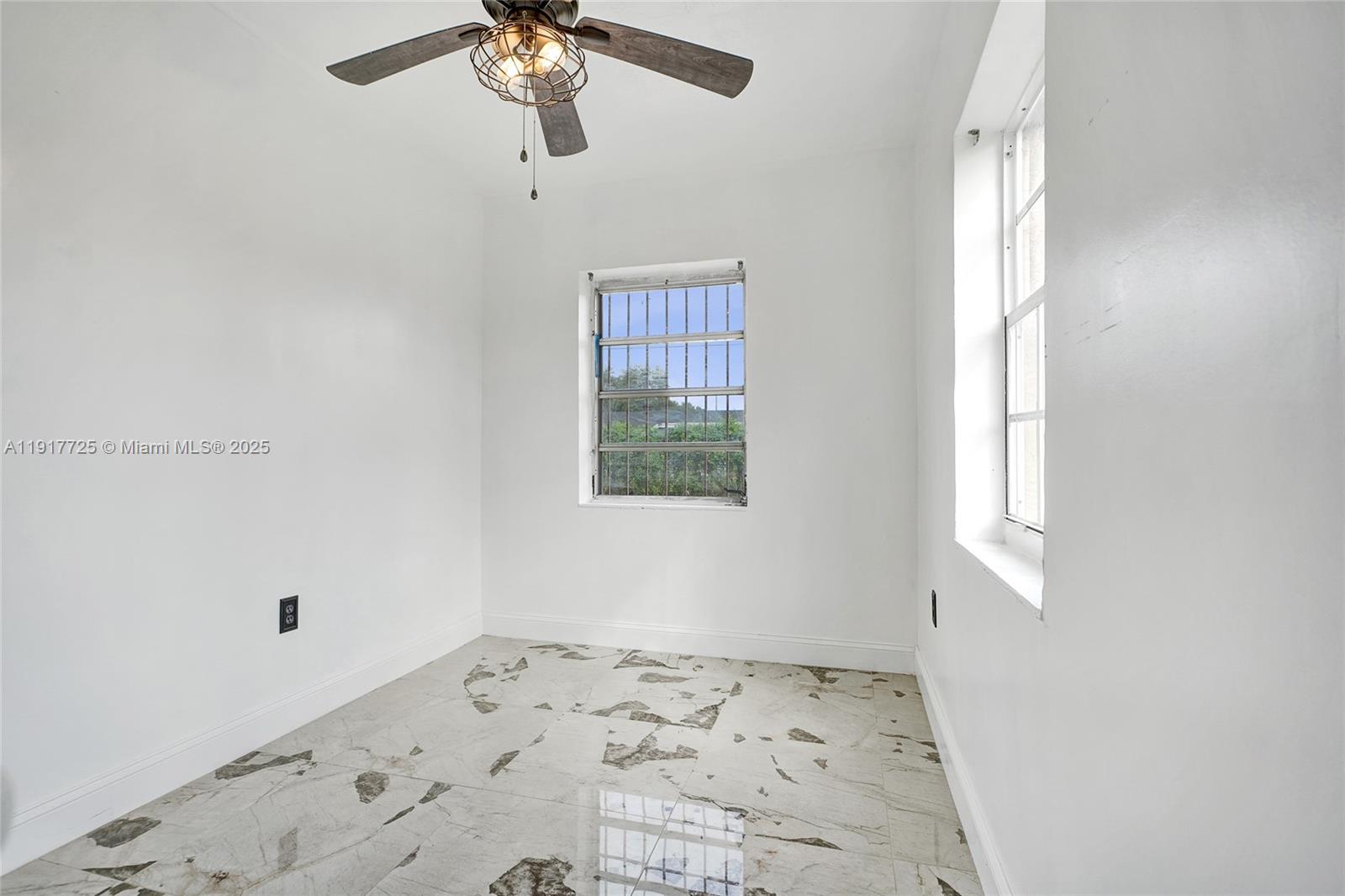 GOLDEN HIGHLANDS EST - Residential