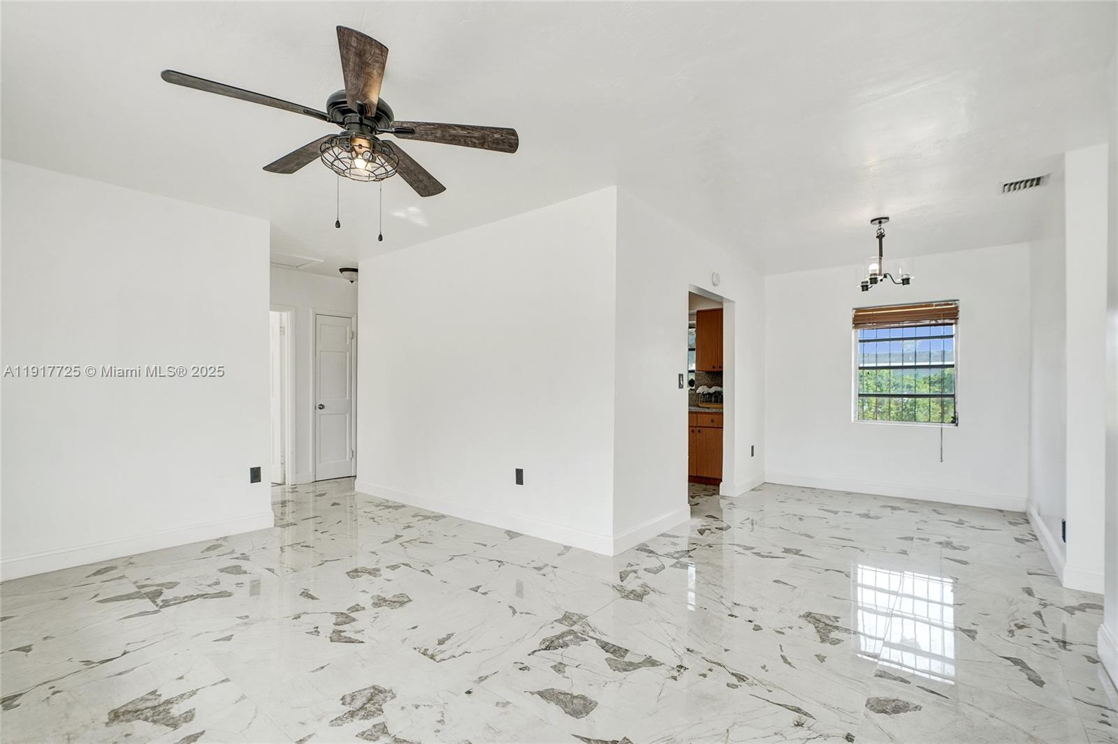 GOLDEN HIGHLANDS EST - Residential