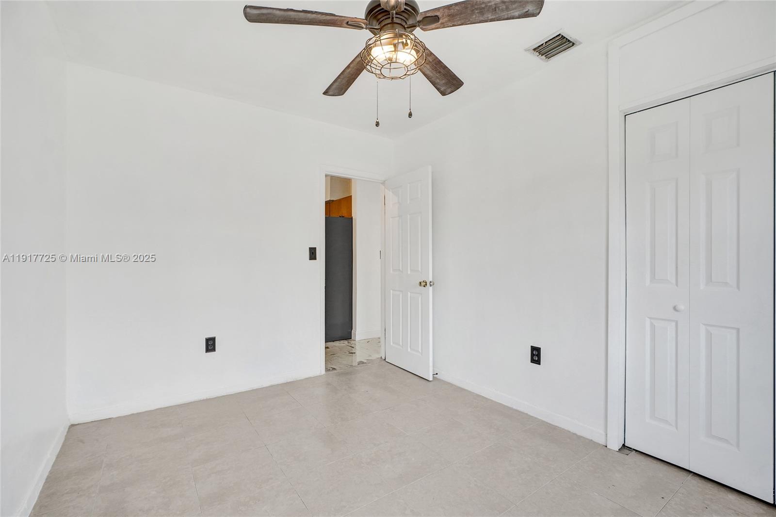 GOLDEN HIGHLANDS EST - Residential