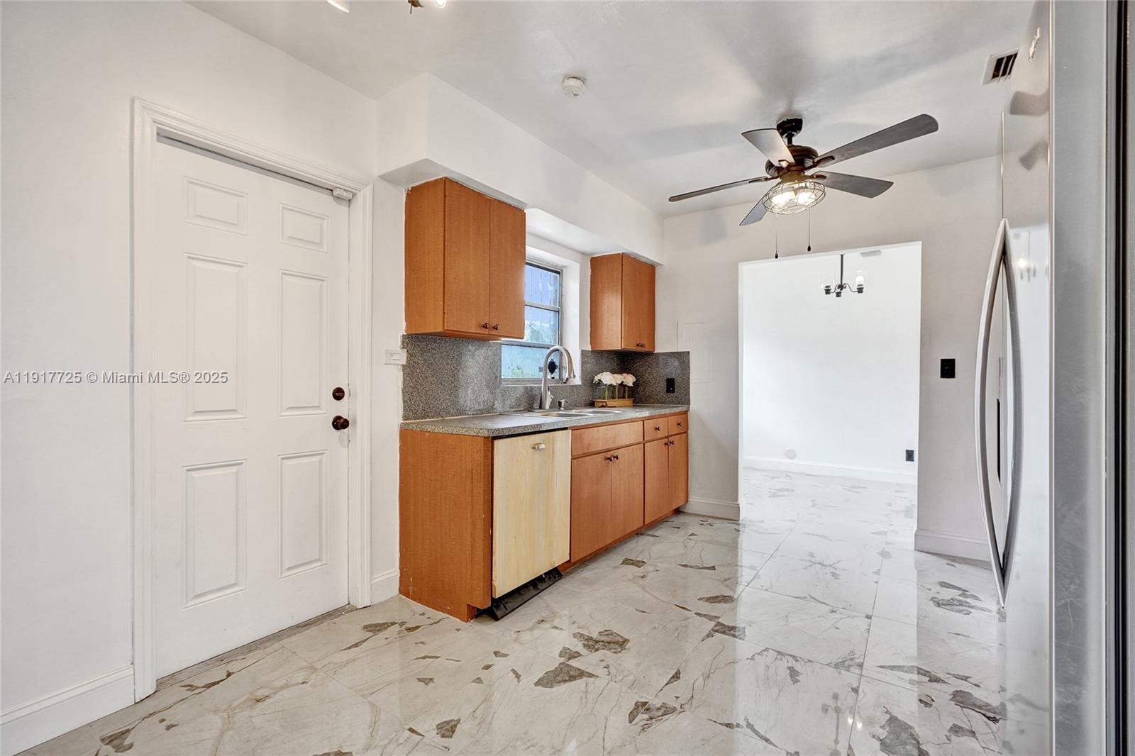 GOLDEN HIGHLANDS EST - Residential