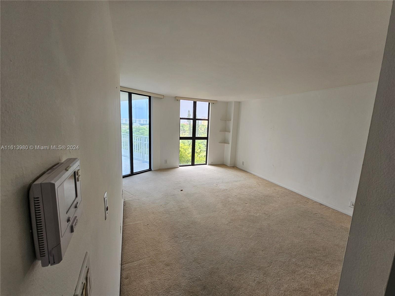 TOWERS OF QUAYSIDE CONDO - Residential