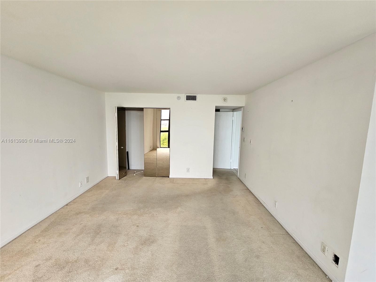TOWERS OF QUAYSIDE CONDO - Residential
