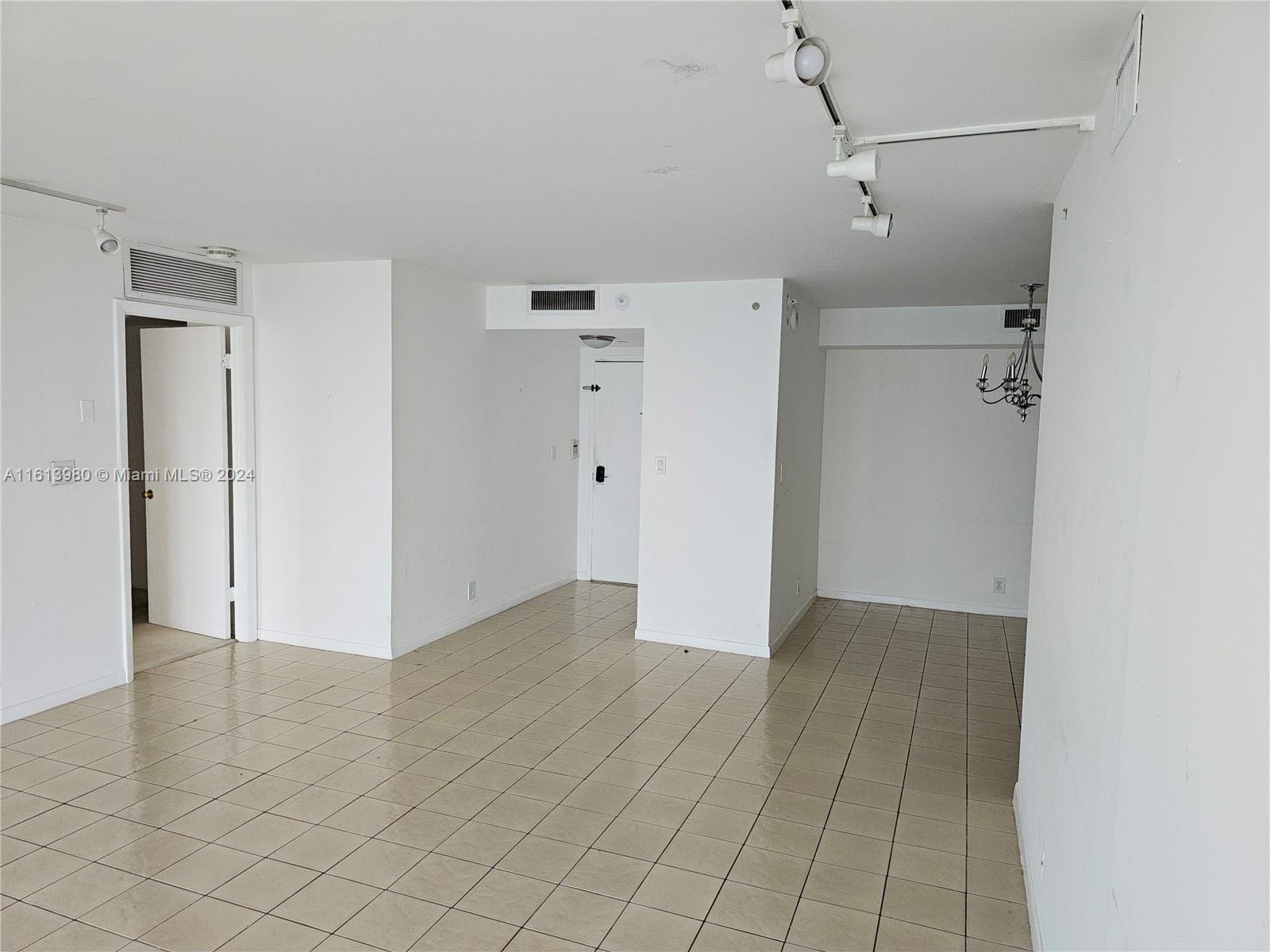 TOWERS OF QUAYSIDE CONDO - Residential