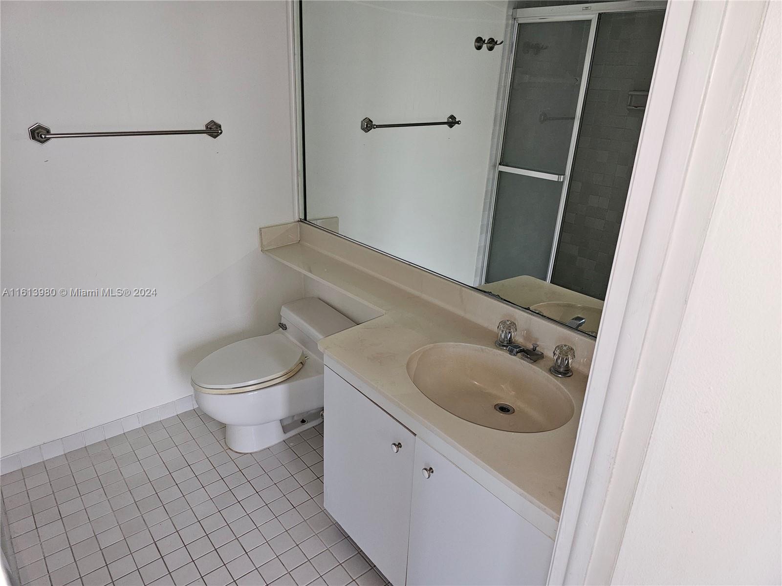 TOWERS OF QUAYSIDE CONDO - Residential