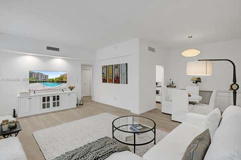 Photo of 625 Biltmore Way #103, Coral Gables, FL 33134 (MLS # A12004858)
