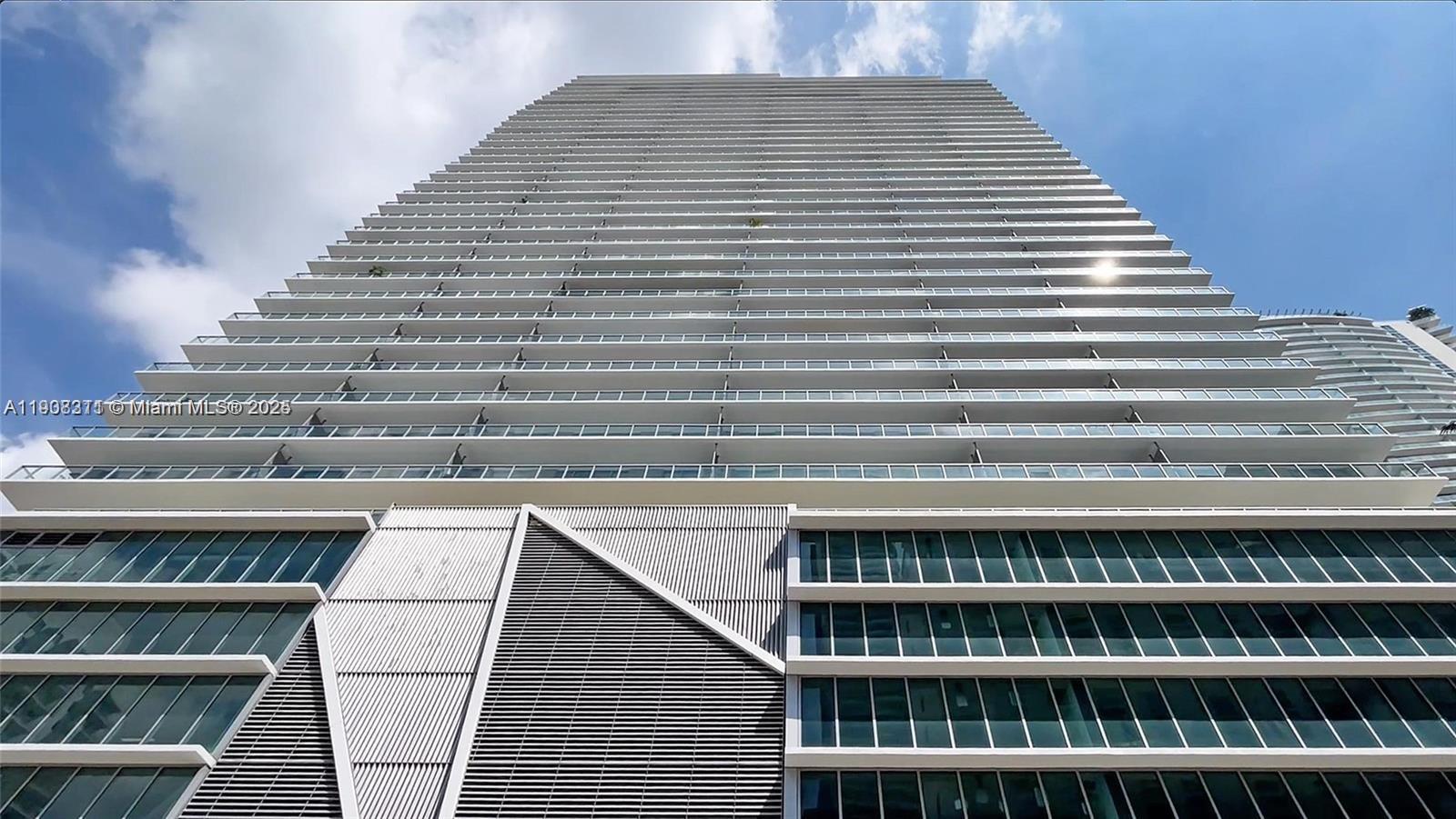 THE AXIS ON BRICKELL COND - Residential