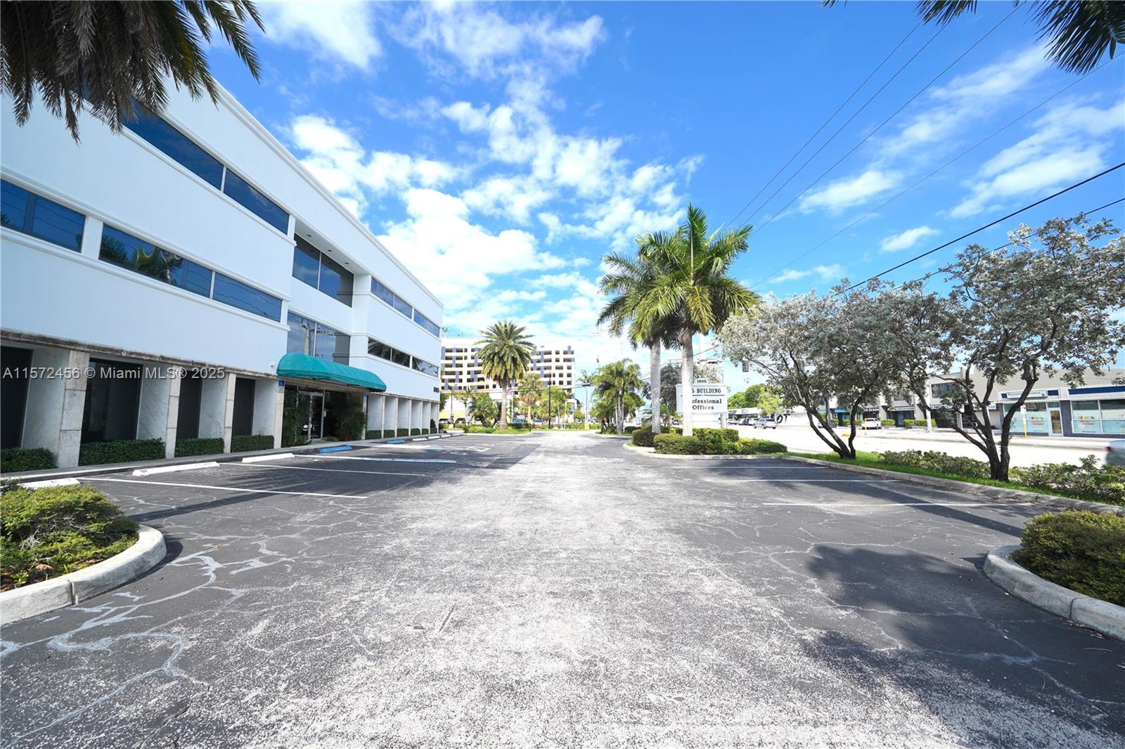 1995 E Oakland Park Blvd