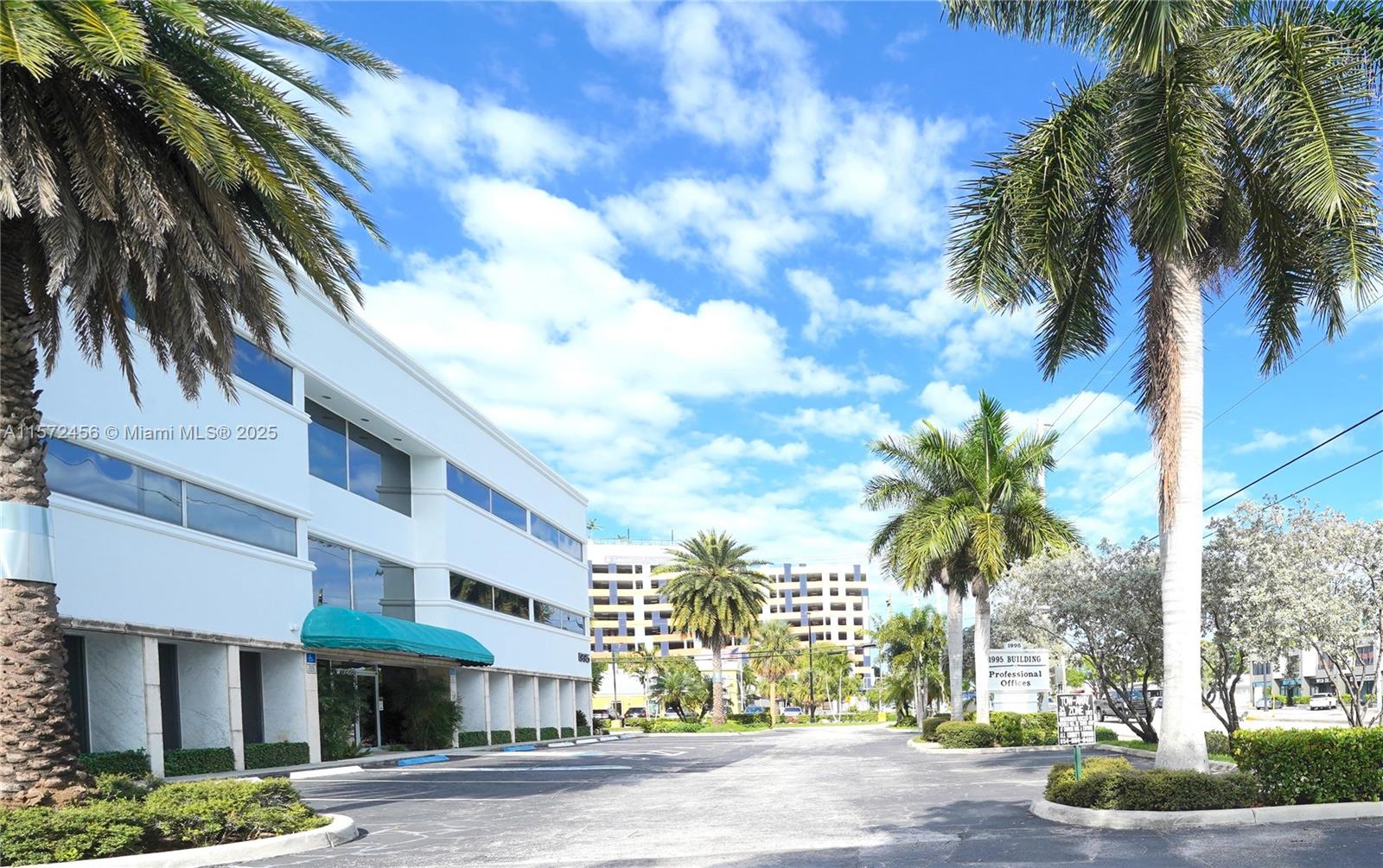 1995 E Oakland Park Blvd