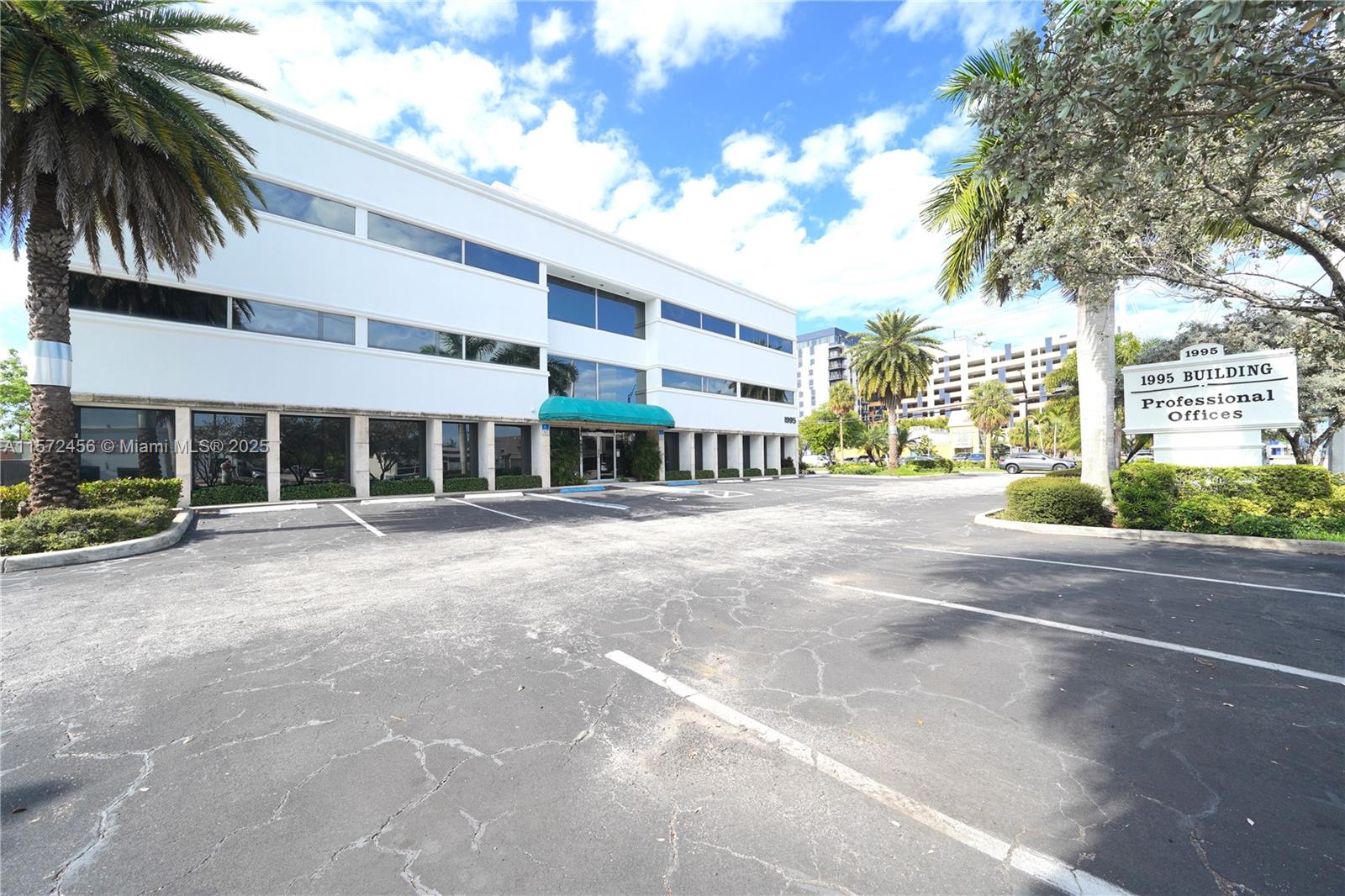 1995 E Oakland Park Blvd