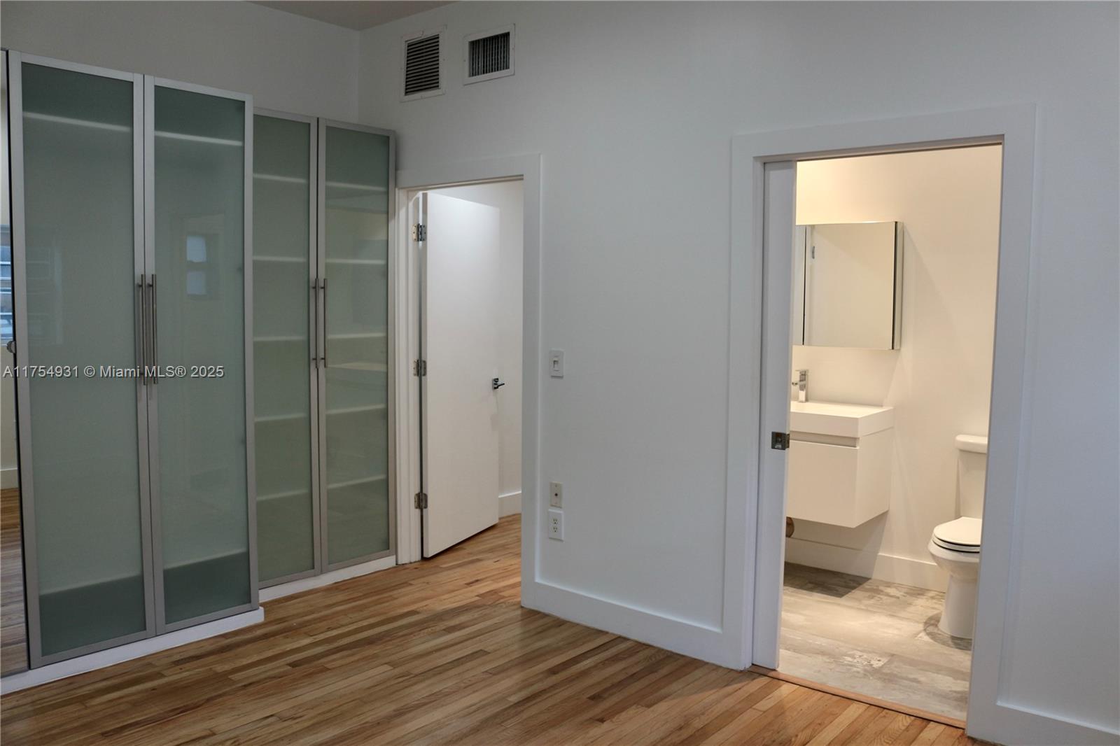 929 ON MICHIGAN CONDO - Residential