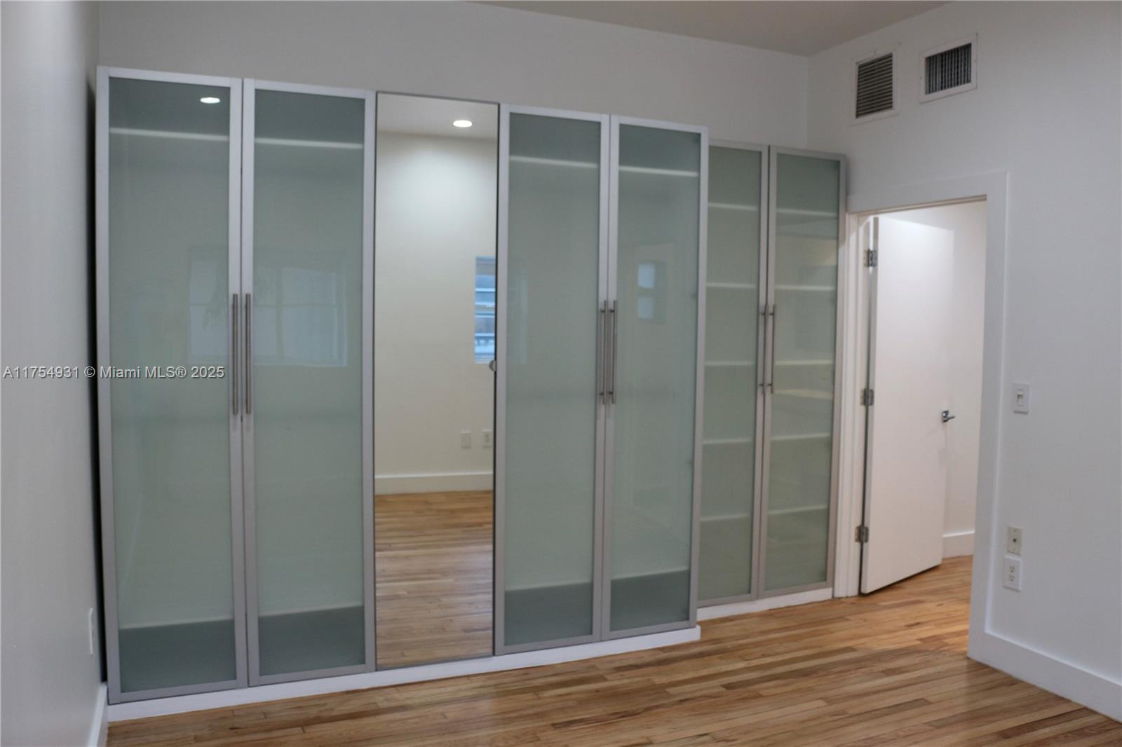 929 ON MICHIGAN CONDO - Residential