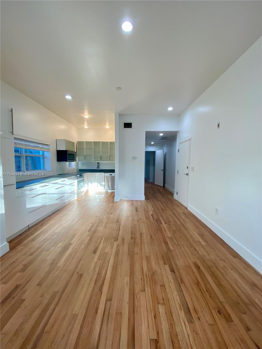 929 Michigan Ave 5