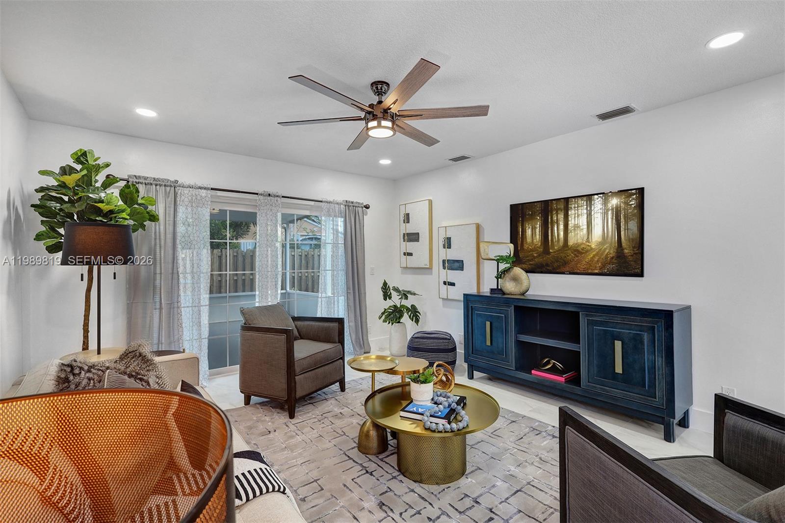 VILLAGES OF WOODLAKE 5 - Residential