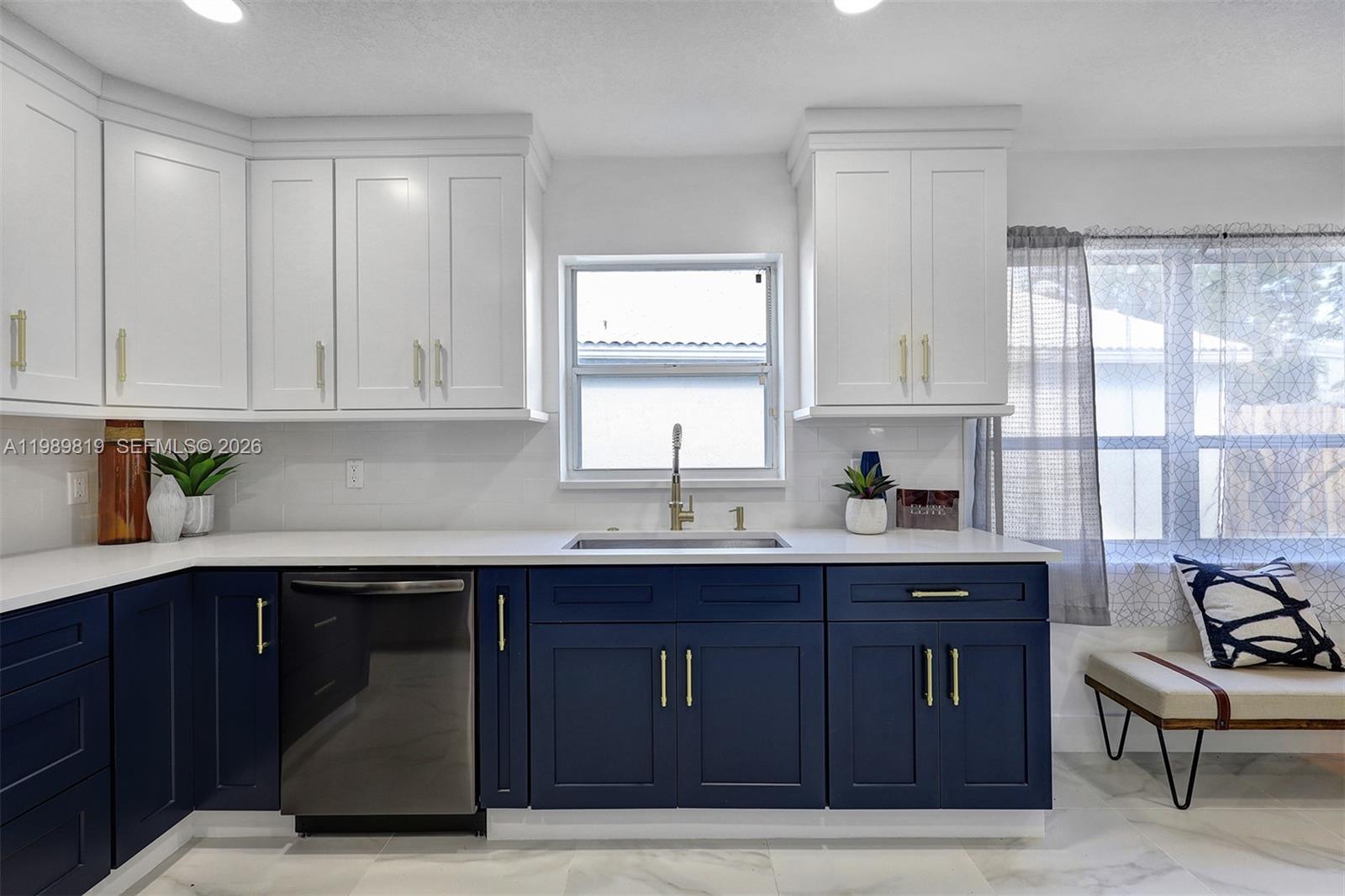 VILLAGES OF WOODLAKE 5 - Residential