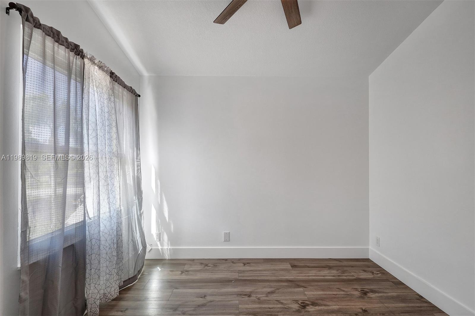 VILLAGES OF WOODLAKE 5 - Residential