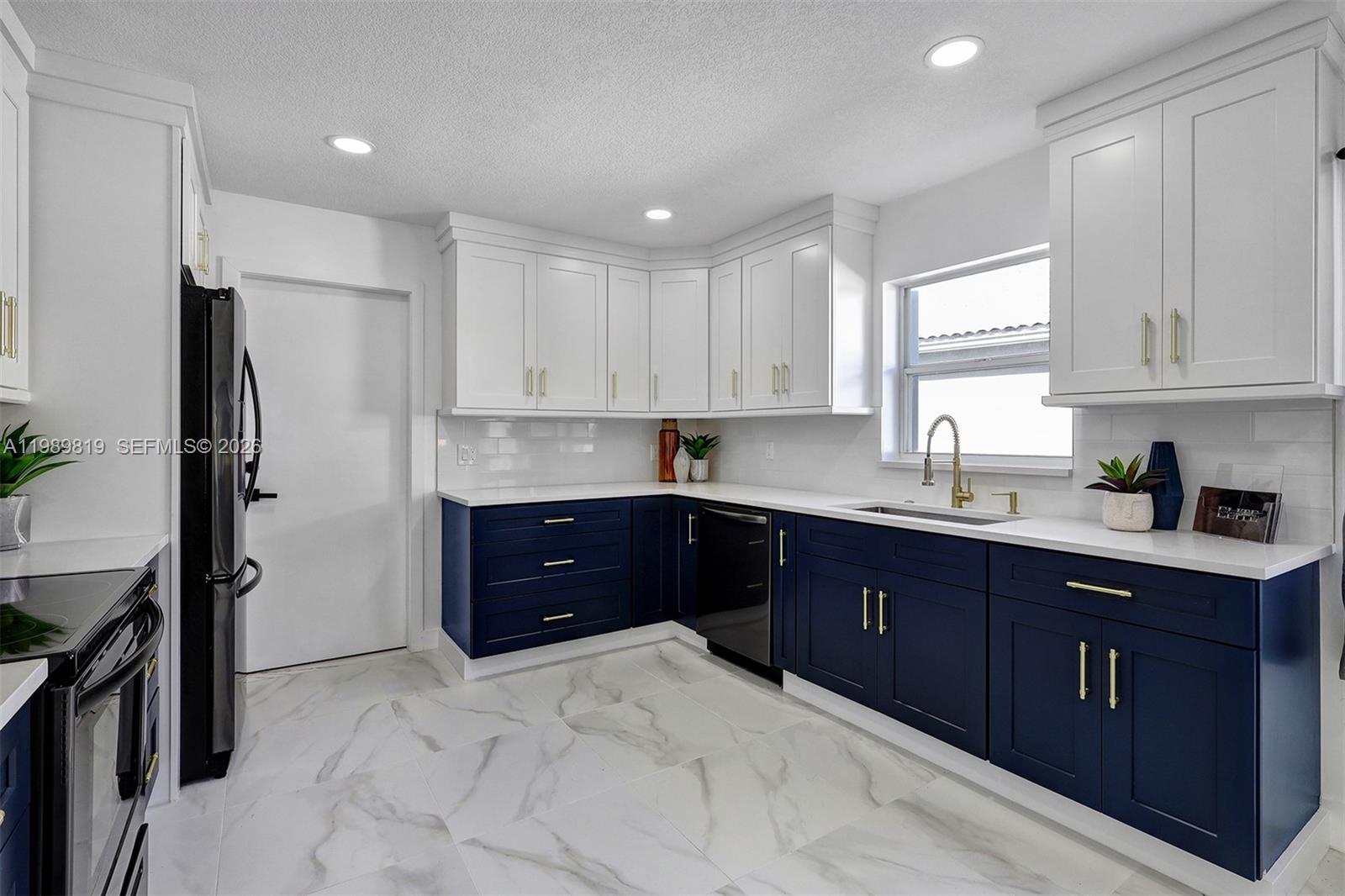 VILLAGES OF WOODLAKE 5 - Residential