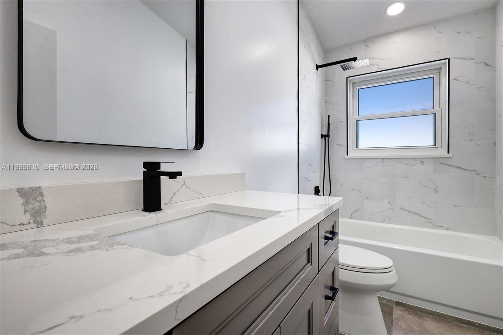 VILLAGES OF WOODLAKE 5 - Residential