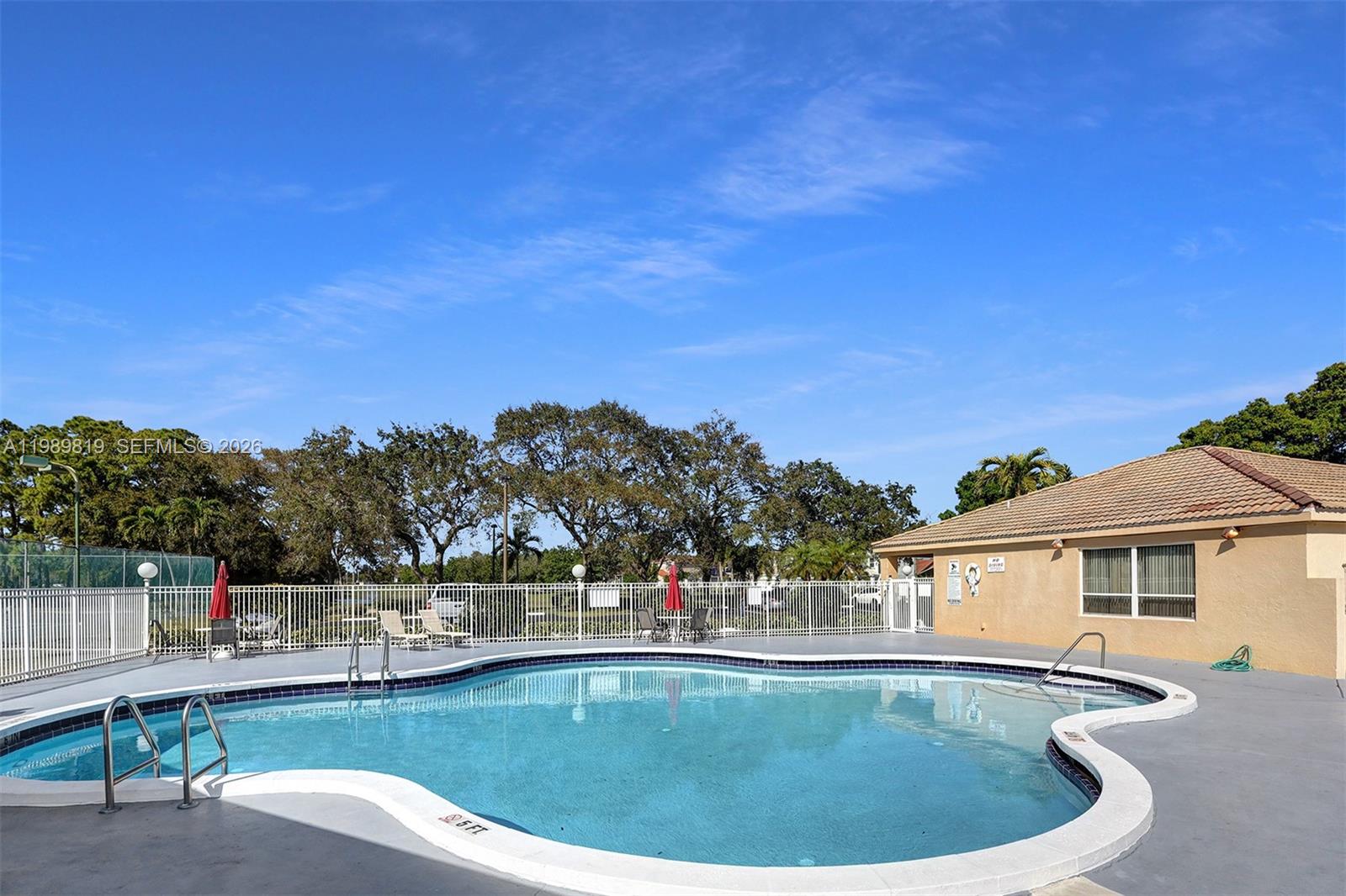 VILLAGES OF WOODLAKE 5 - Residential