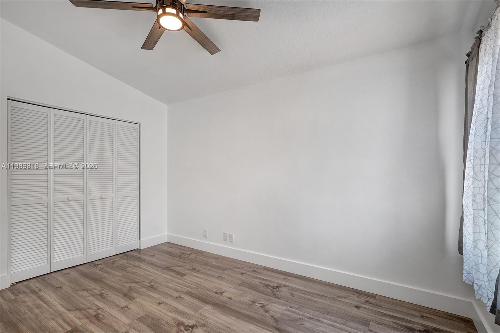 VILLAGES OF WOODLAKE 5 - Residential