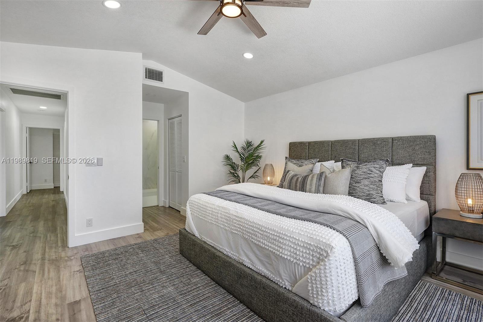 VILLAGES OF WOODLAKE 5 - Residential