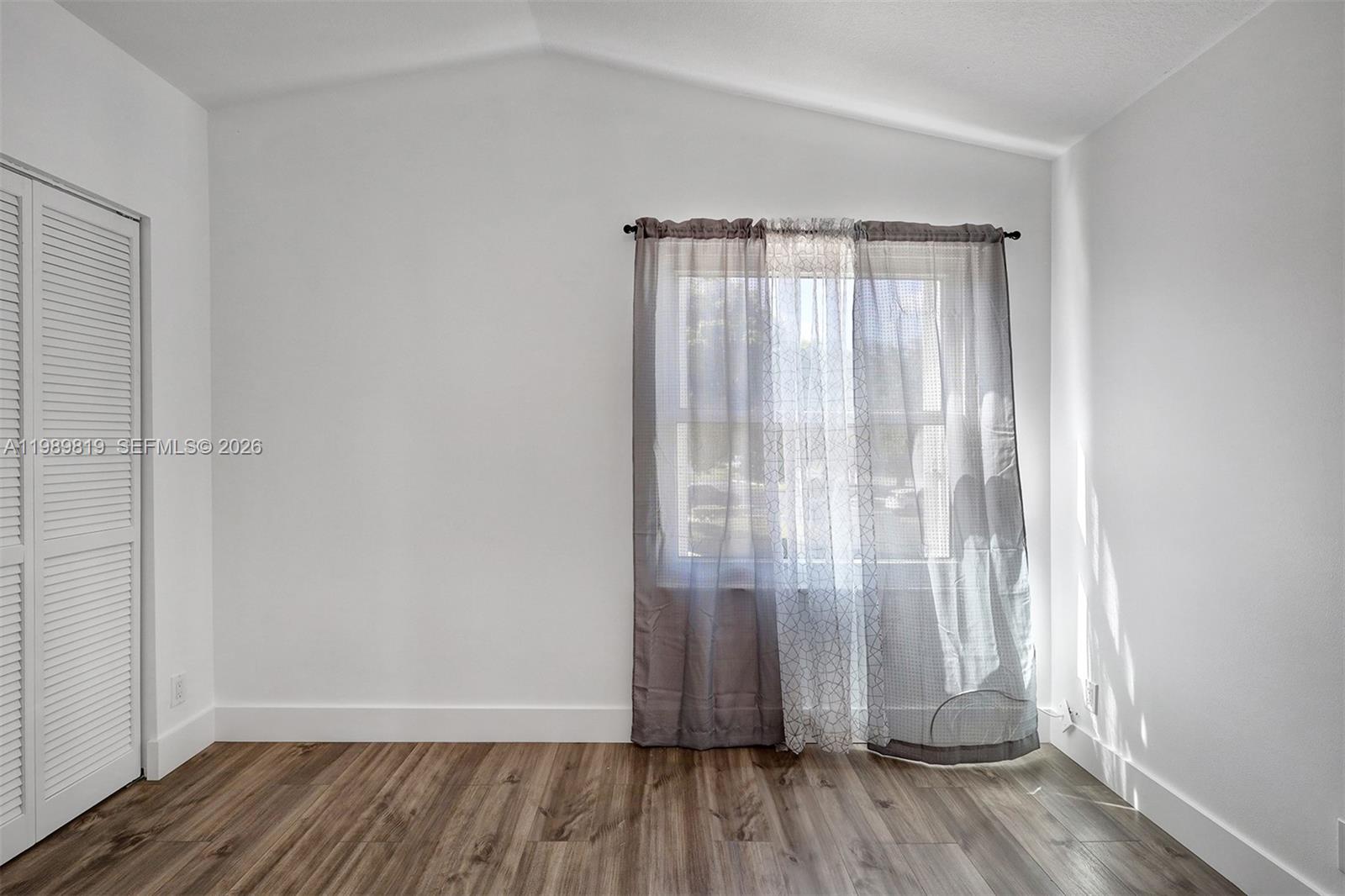 VILLAGES OF WOODLAKE 5 - Residential