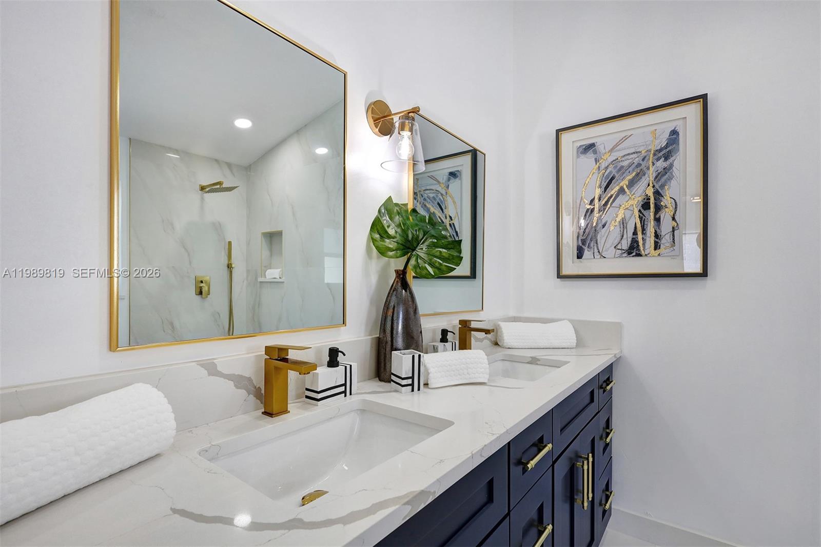 VILLAGES OF WOODLAKE 5 - Residential