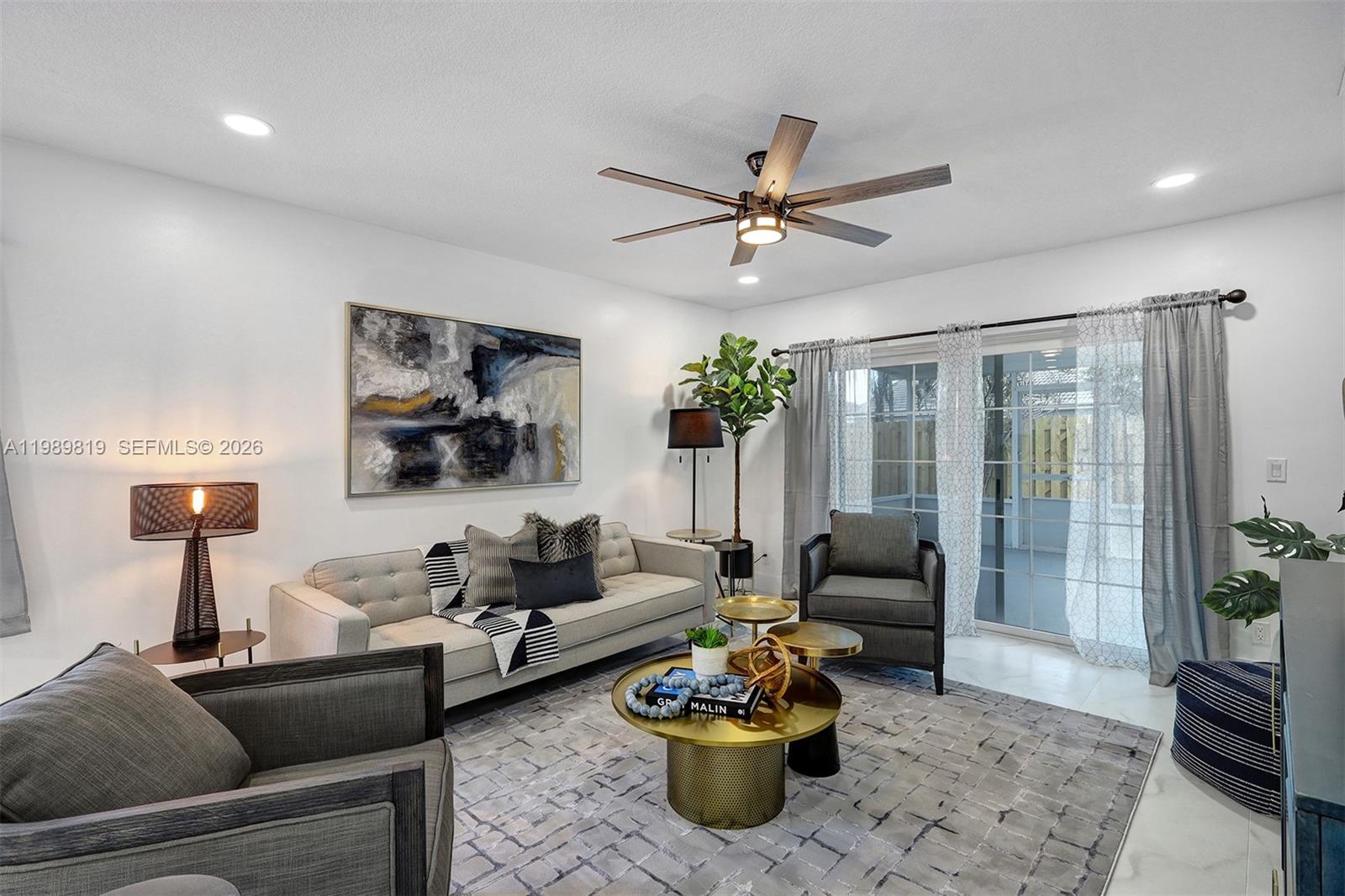 VILLAGES OF WOODLAKE 5 - Residential