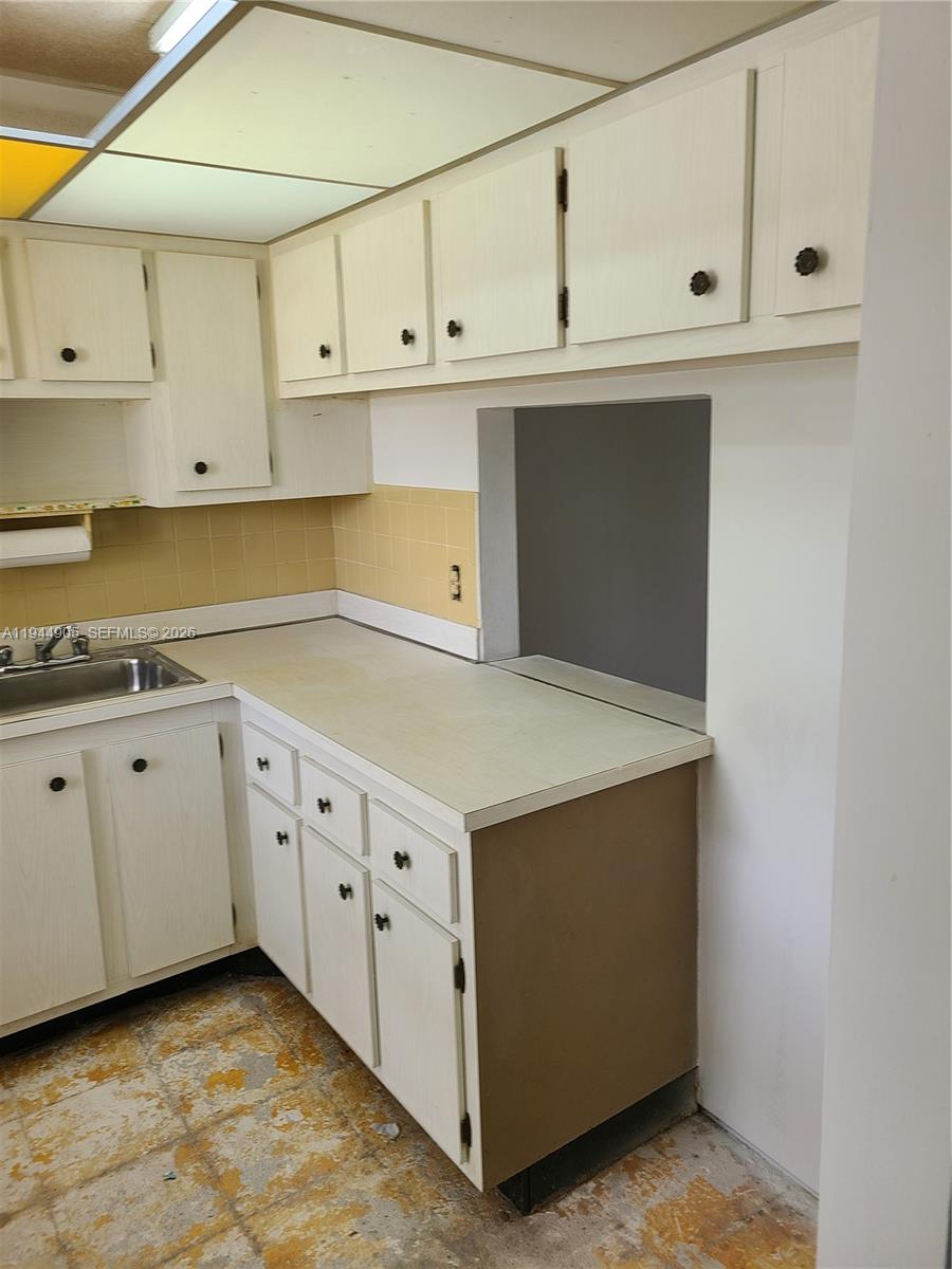 ORIOLE GARDENS THREE 83 C - Residential