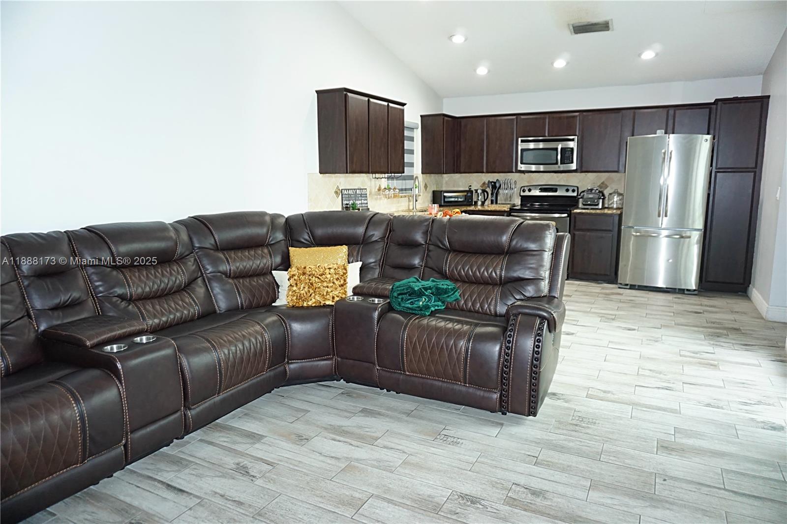 BOULEVARD WOODS WEST SEC - Residential