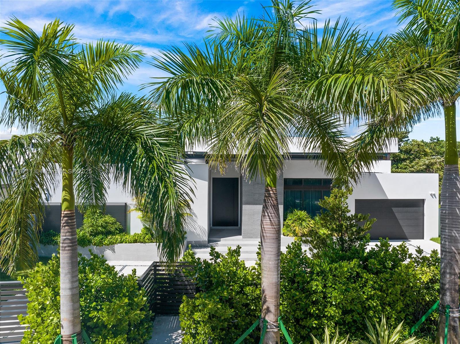 GOLDEN BEACH SEC A - Residential