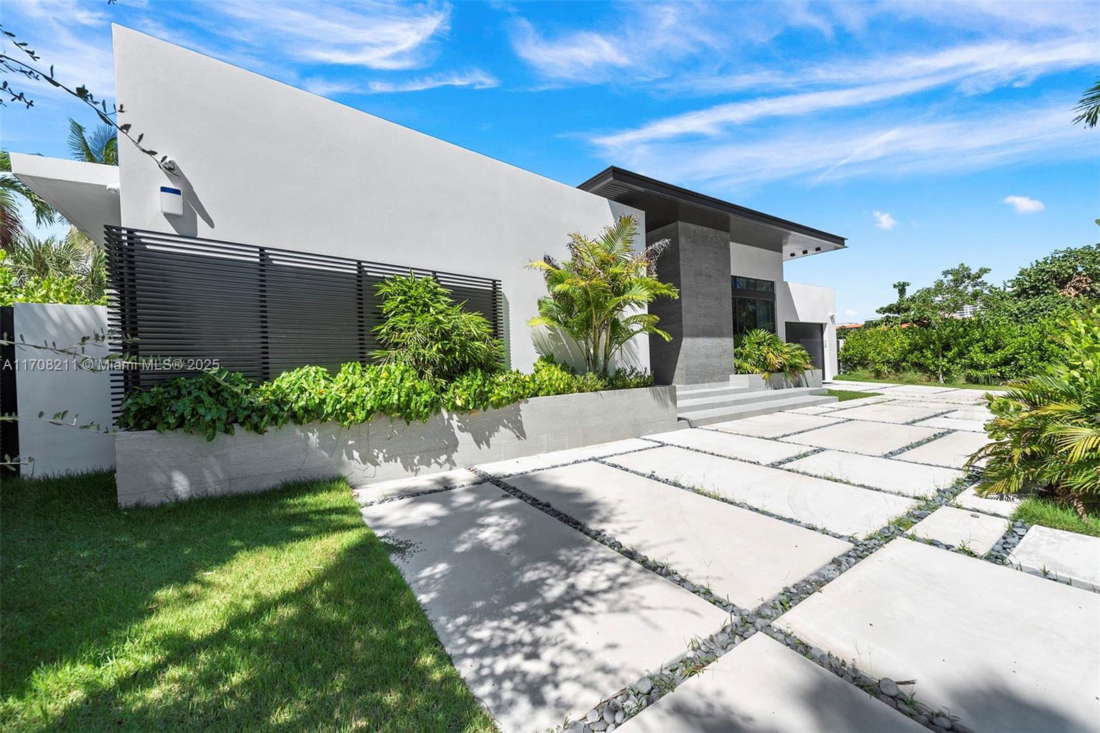 GOLDEN BEACH SEC A - Residential