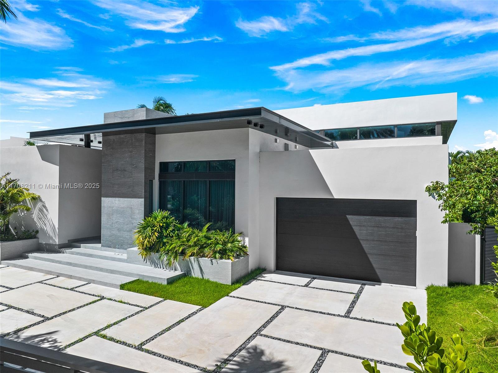 GOLDEN BEACH SEC A - Residential