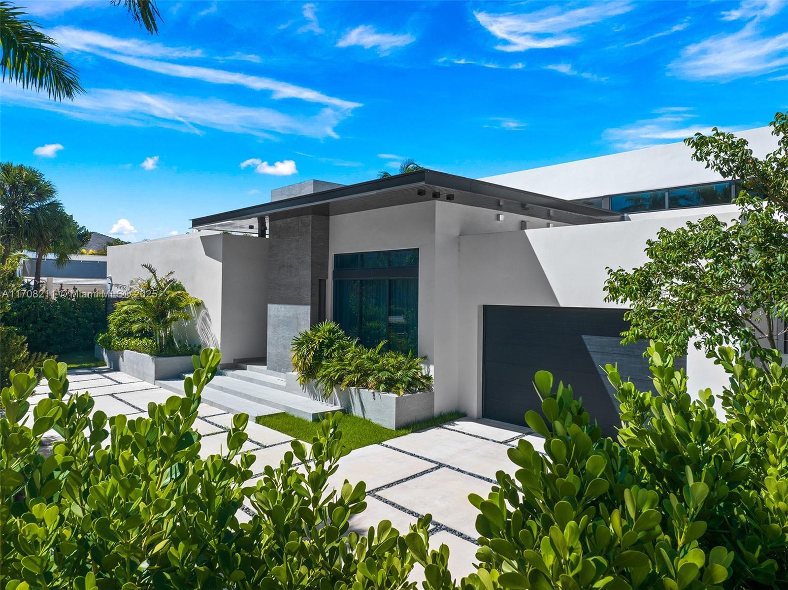GOLDEN BEACH SEC A - Residential