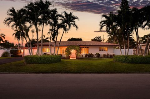 Photo of 435 NE 36th St, Boca Raton, FL 33431 (MLS # A11822930)