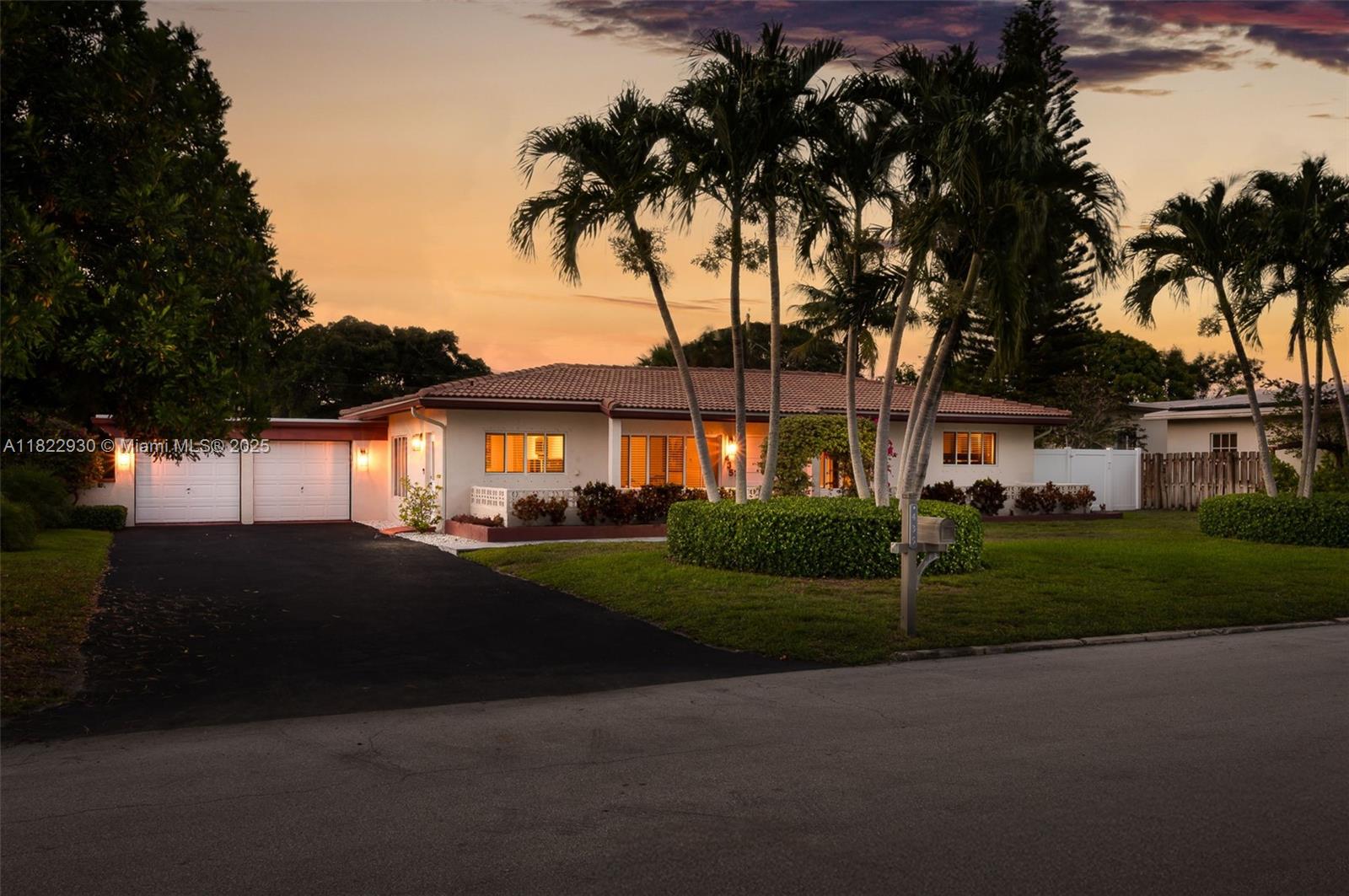 435 NE 36th St, Boca Raton, FL, 33431/$995,000 4 435 NE 36th St