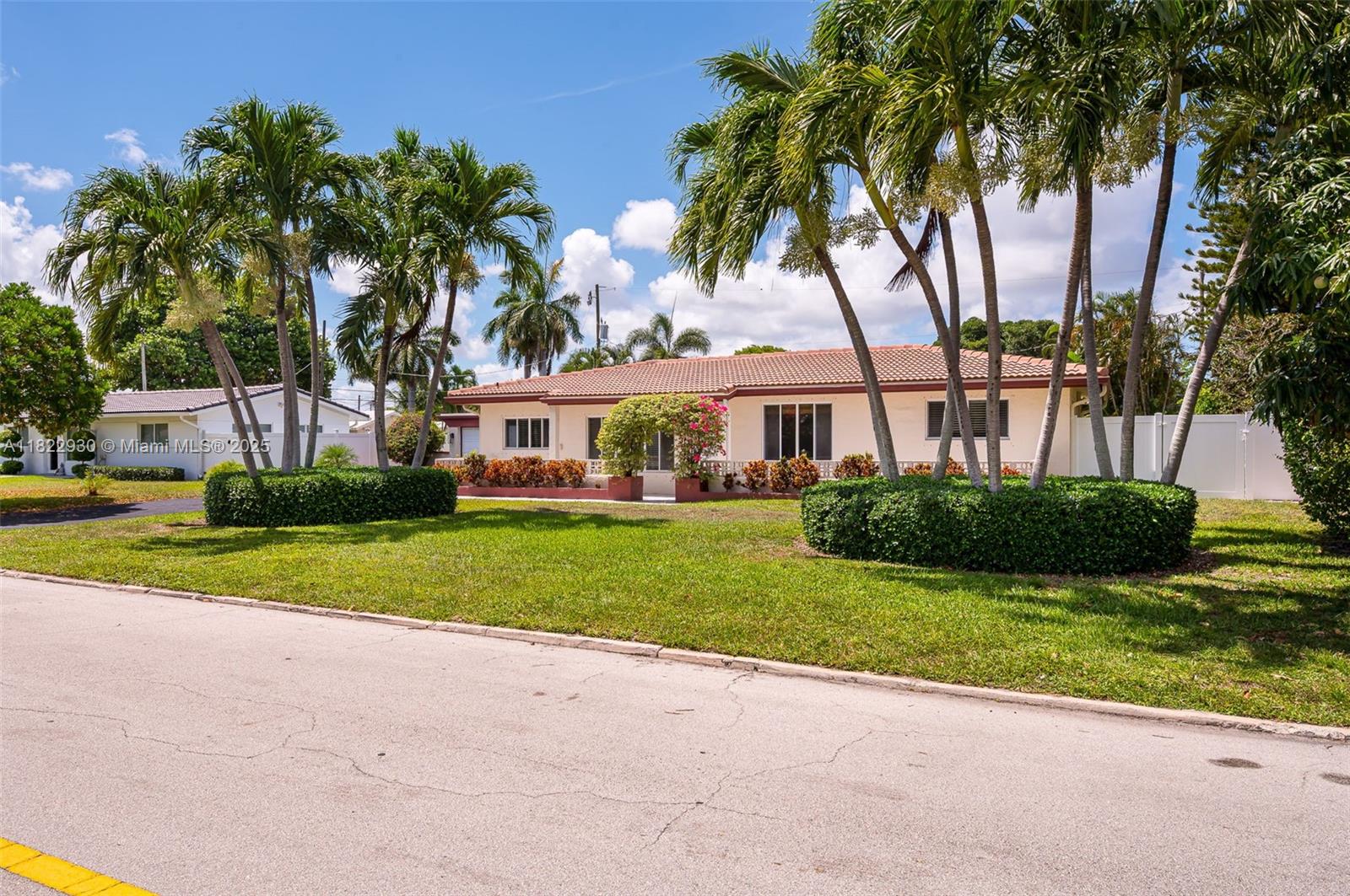 435 NE 36th St, Boca Raton, FL, 33431/$995,000 2 435 NE 36th St