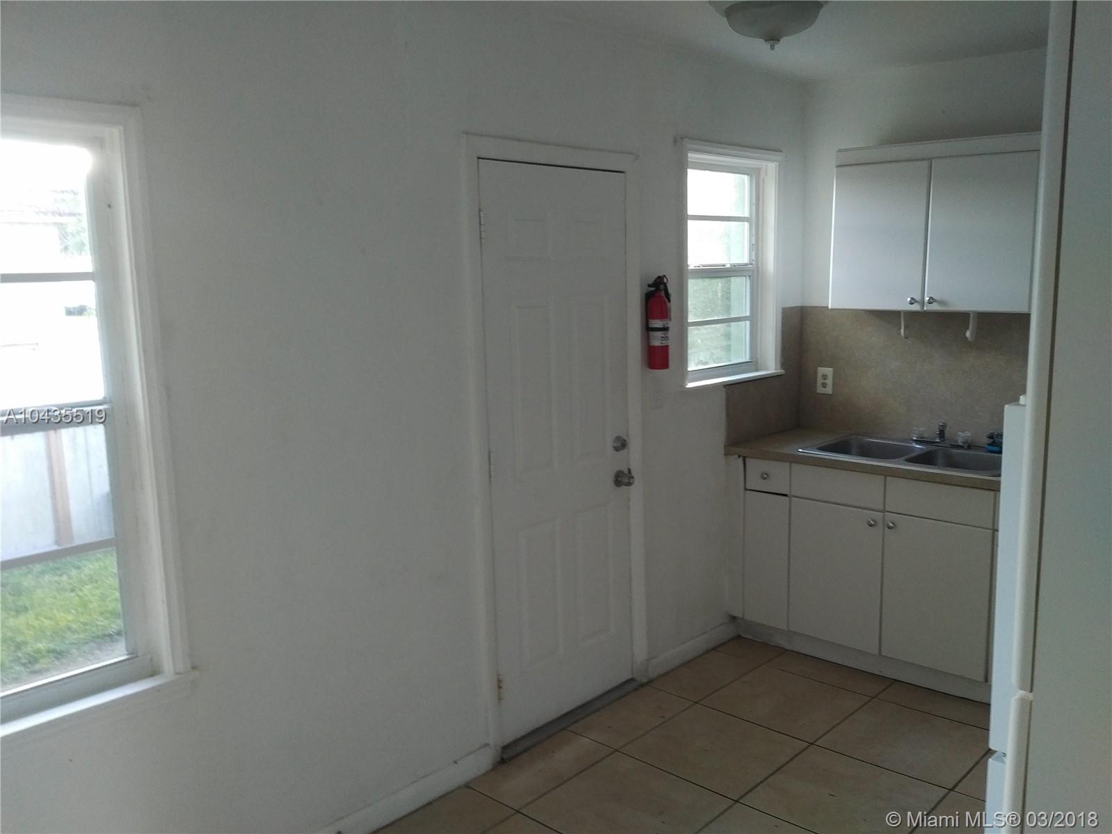 DAVIS ADDN TO BISC PARK V - Residential Income