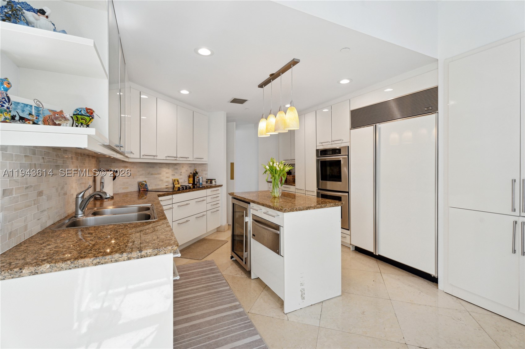 10225 Collins Ave 904