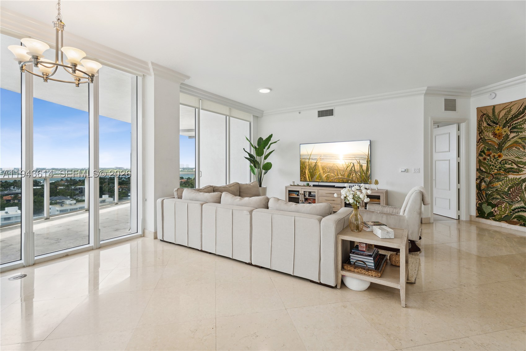 10225 Collins Ave 904